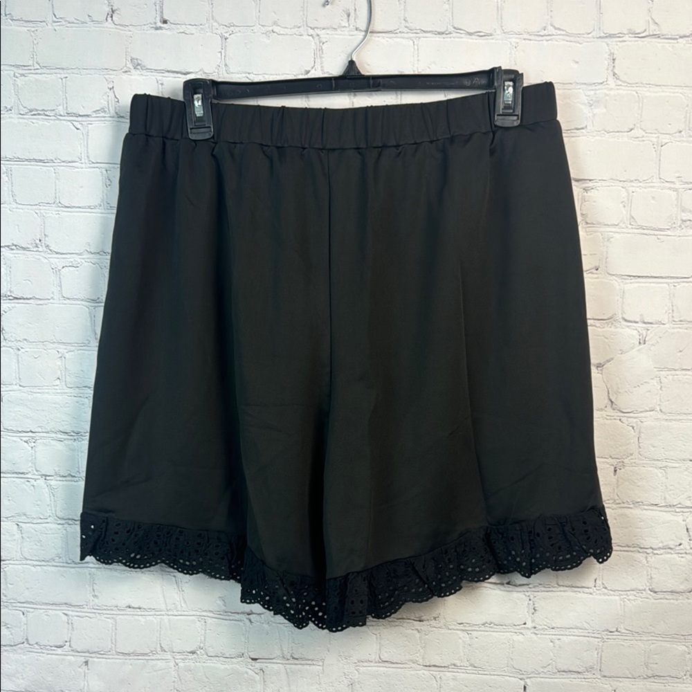 BloomChic Black High Waist Shorts with Scalloped Trim - Picture 5 of 5